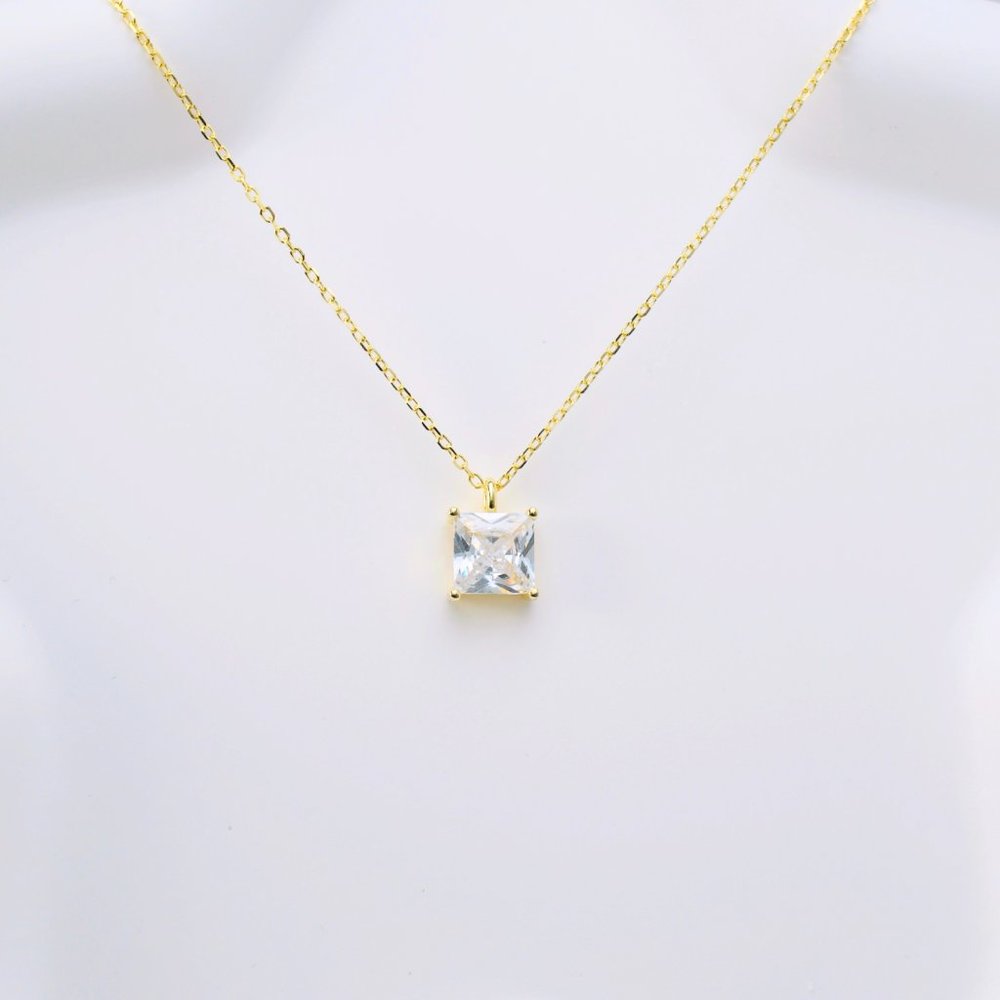 Princesse Princess Cut Crystal Pendant Gold Necklace S925